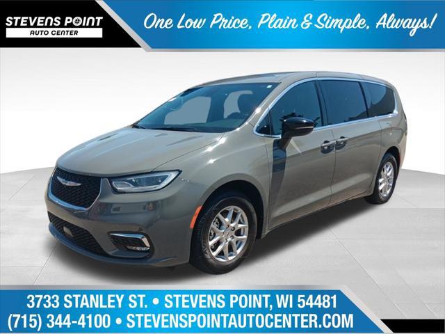 2025 Chrysler Pacifica Select for sale in STEVENS POINT, WI
