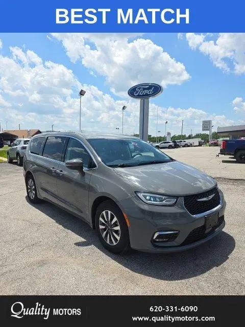 2023 Chrysler Pacifica Hybrid Touring L for sale in Independence, KS