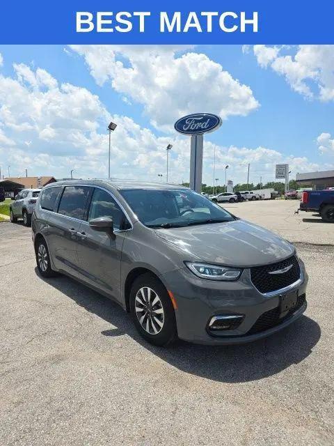 2023 Chrysler Pacifica Hybrid Touring L for sale in Independence, KS