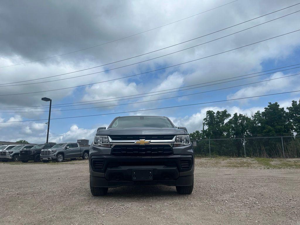 View vehicle photo 4