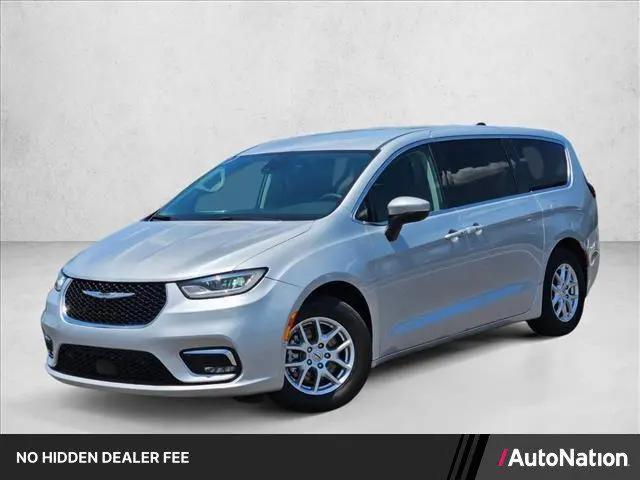 2023 Chrysler Pacifica Touring L for sale in Denton, TX