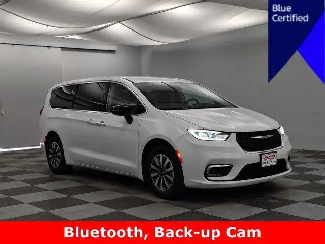 2024 Chrysler Pacifica Hybrid Select for sale in Granger, IA