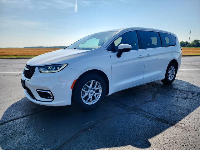 2023 Chrysler Pacifica Touring for sale in Watseka, IL