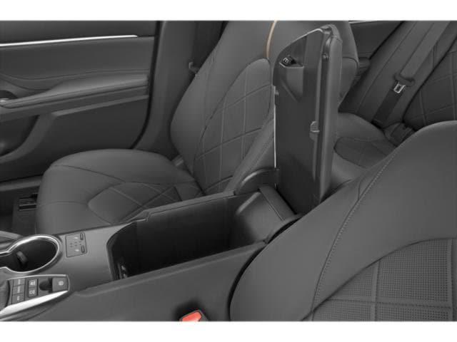 2020 Toyota Camry SE Hybrid