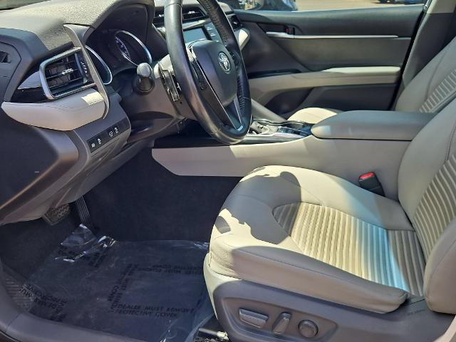 2020 Toyota Camry SE Hybrid
