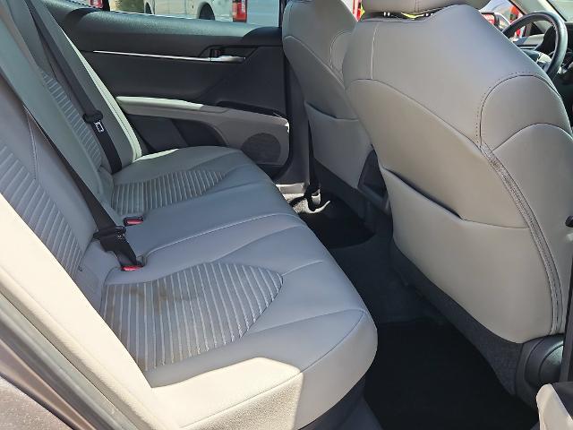 2020 Toyota Camry SE Hybrid