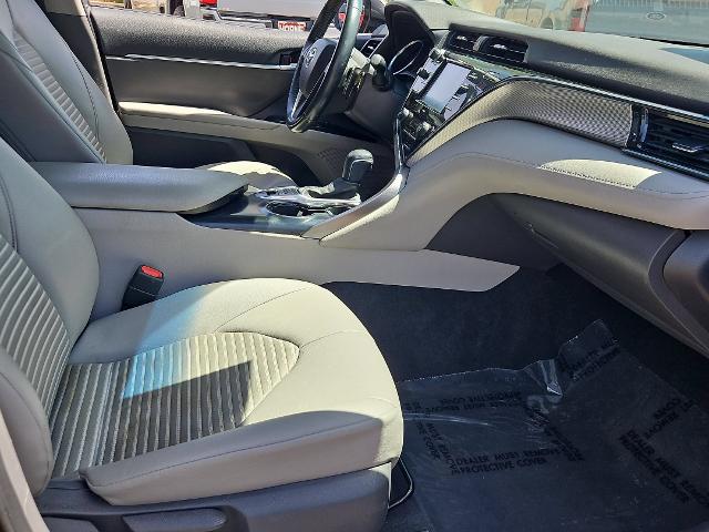 2020 Toyota Camry SE Hybrid