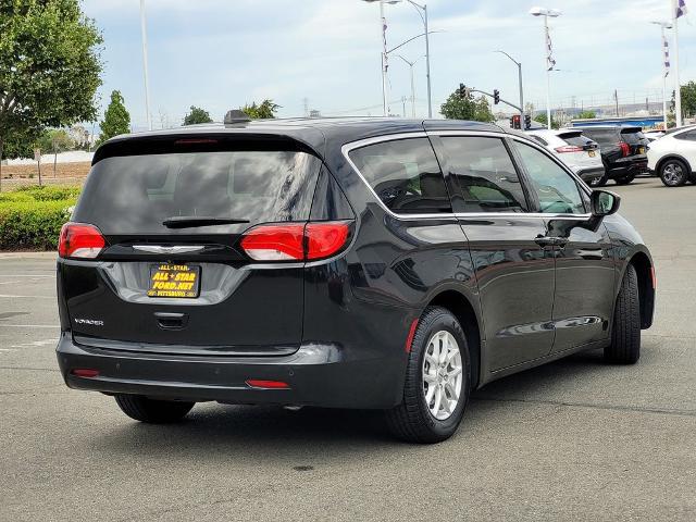 2021 Chrysler Voyager LX