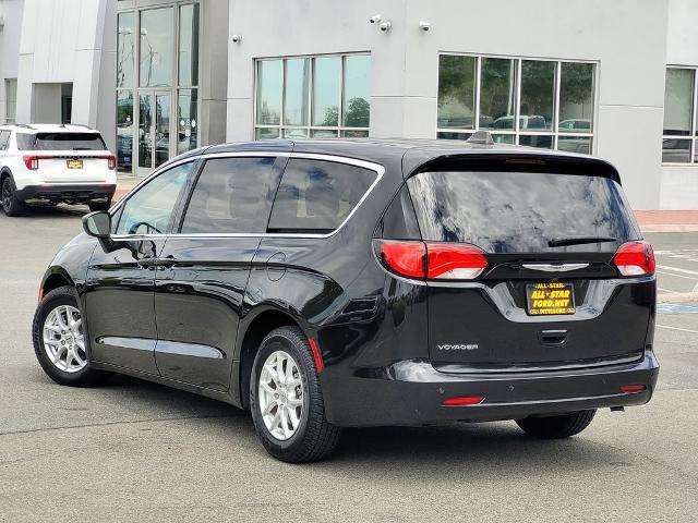 2021 Chrysler Voyager LX