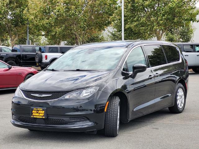 2021 Chrysler Voyager LX