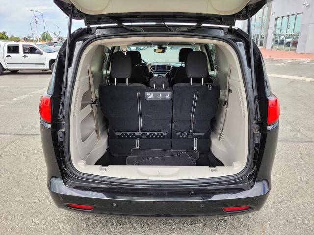 2021 Chrysler Voyager LX