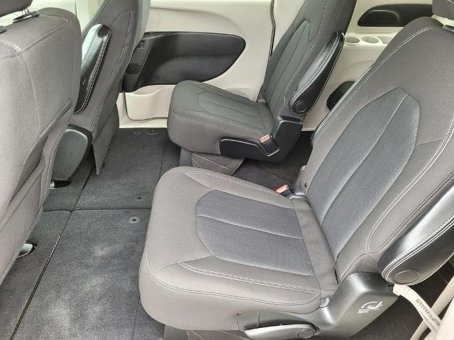 2021 Chrysler Voyager LX
