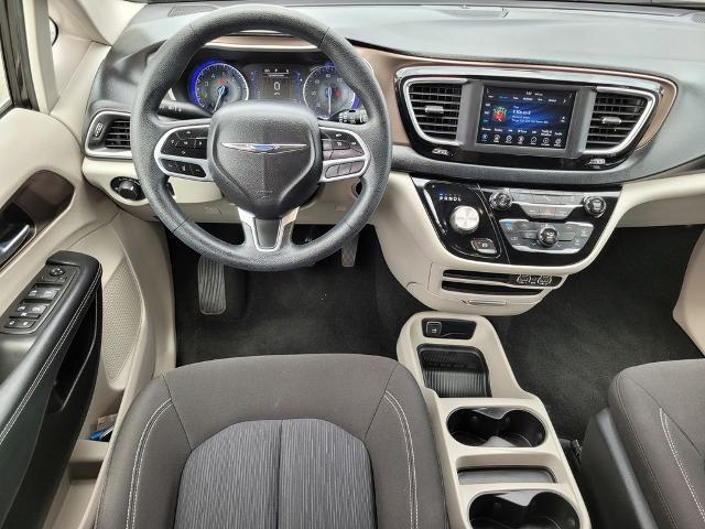 2021 Chrysler Voyager LX