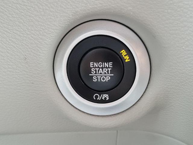2021 Chrysler Voyager LX