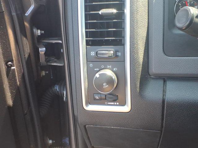 2017 Ram 1500 Big Horn Crew Cab 4x4 5'7" Box