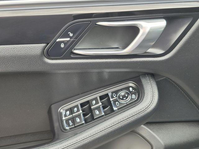 2017 Porsche Macan Base