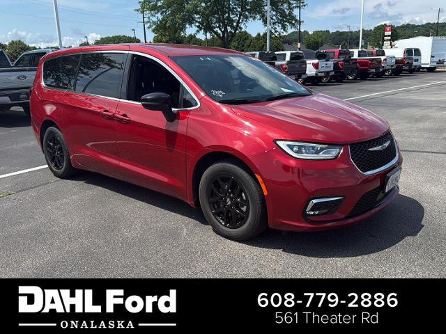 2025 Chrysler Pacifica Select for sale in Onalaska, WI