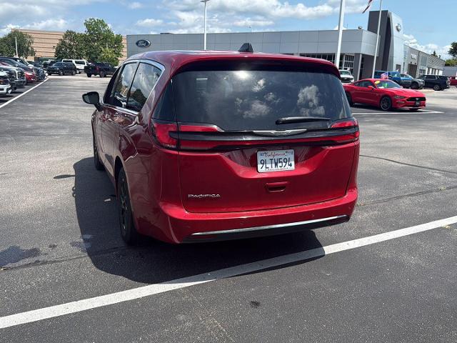2025 Chrysler Pacifica Select