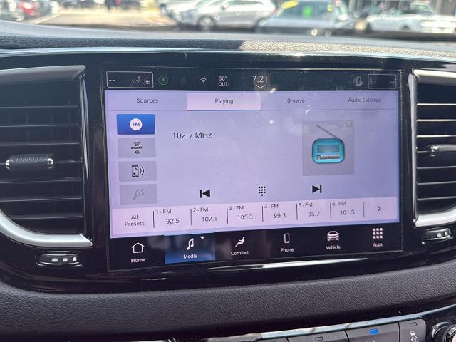 2025 Chrysler Pacifica Select