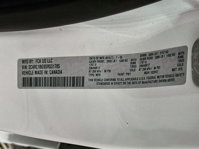 2025 Chrysler Pacifica Select