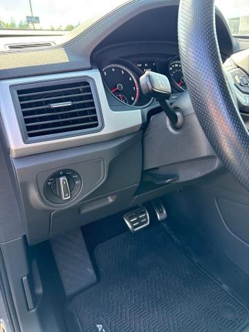 2021 Volkswagen Atlas 3.6 V6 SE w/ Technology R-Line