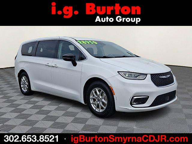 2024 Chrysler Pacifica Touring L for sale in Smyrna, DE