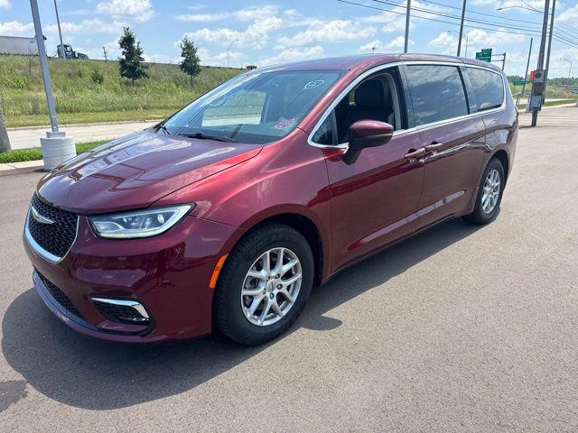 2023 Chrysler Pacifica Touring L for sale in Lansing, MI