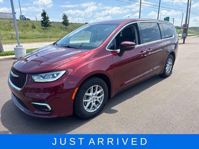 2023 Chrysler Pacifica Touring L for sale in Lansing, MI