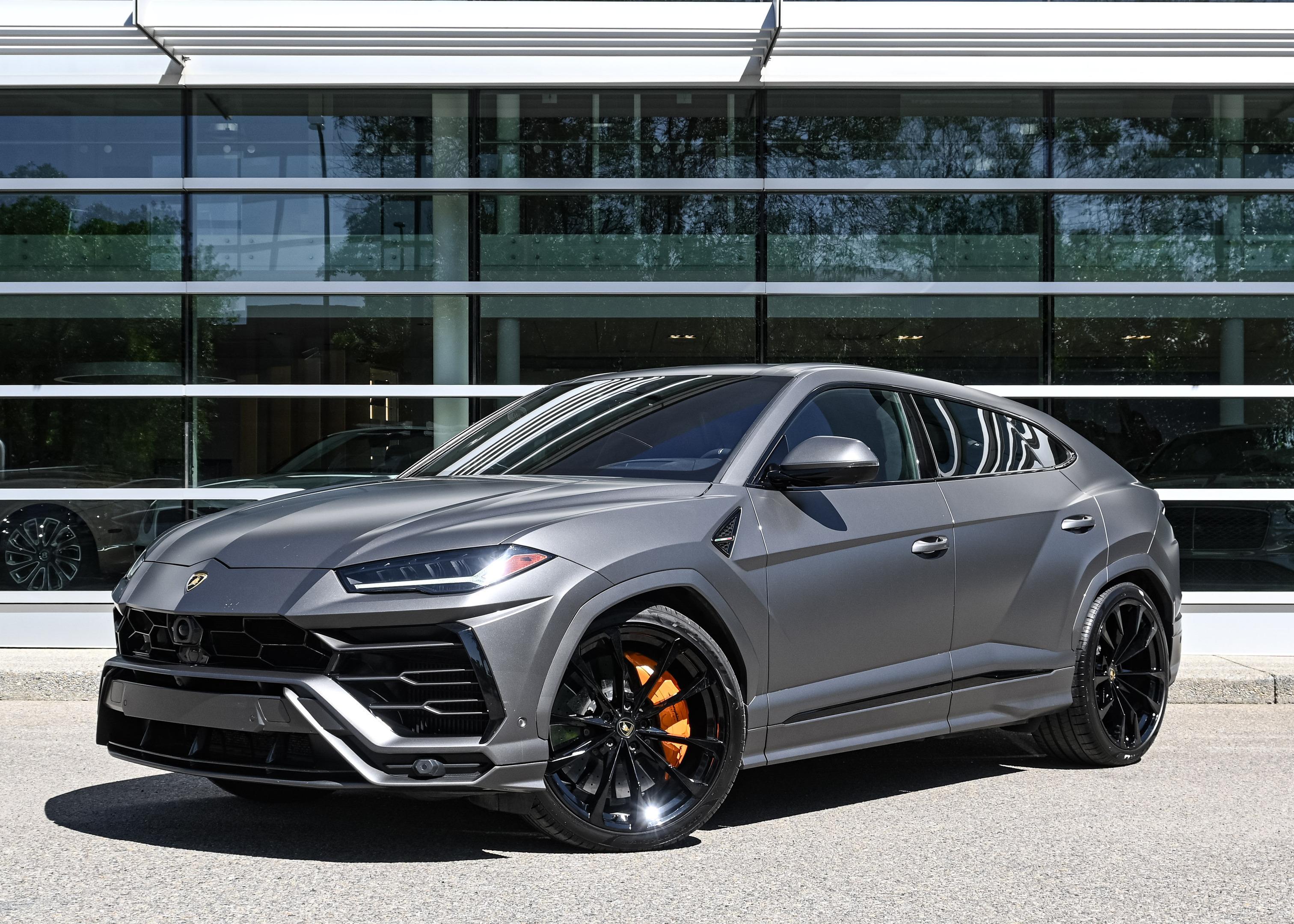 /2022 Lamborghini Urus