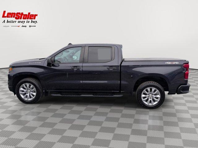2022 Chevrolet Silverado 1500 4WD Crew Cab Short Bed Custom 2022 Chevrolet Silverado 1500 4WD Crew Cab Short Bed Custom