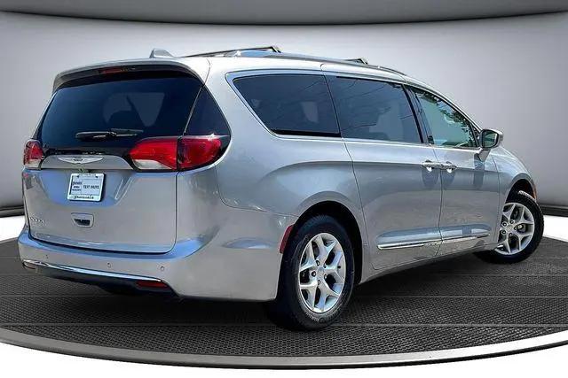 2020 Chrysler Pacifica Touring L