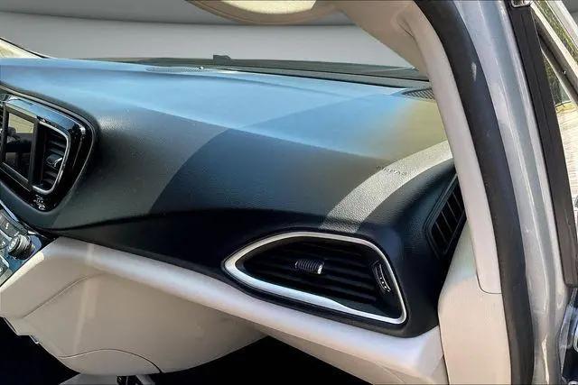 2020 Chrysler Pacifica Touring L