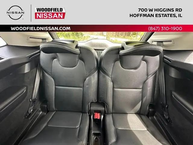 2023 Volvo XC90 B5 Plus