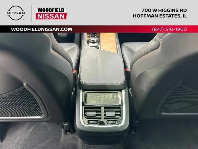 2023 Volvo XC90 B5 Plus