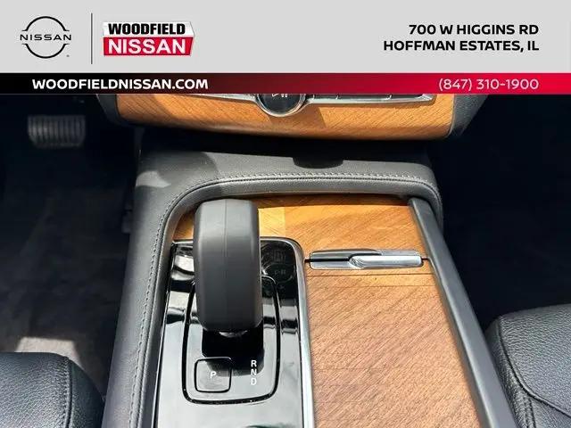 2023 Volvo XC90 B5 Plus