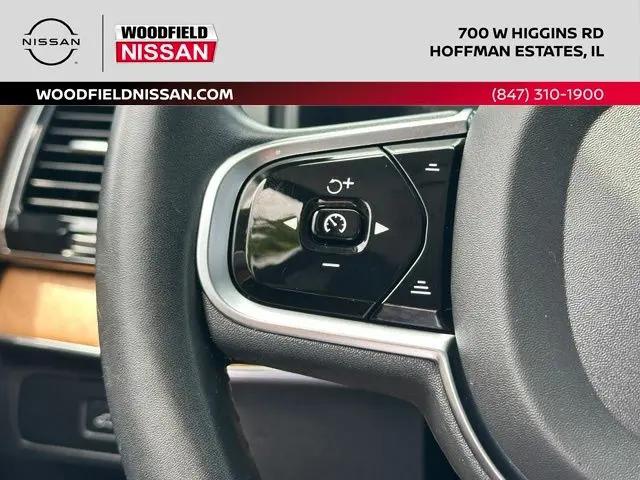 2023 Volvo XC90 B5 Plus