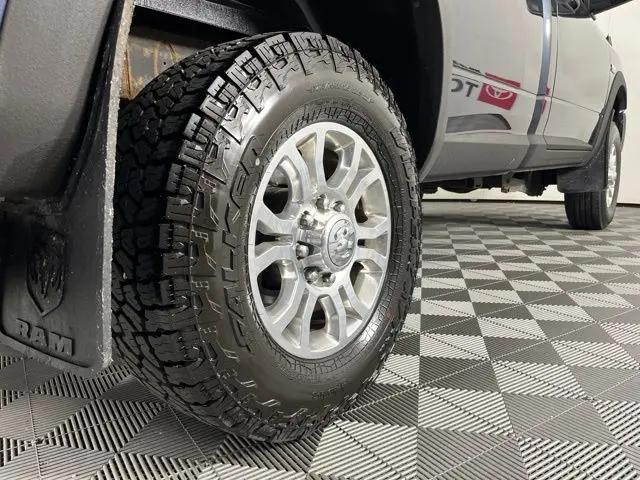 2017 Ram 3500 Tradesman Regular Cab 4x4 8' Box