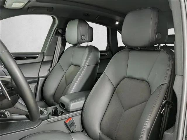 2023 Porsche Macan Macan