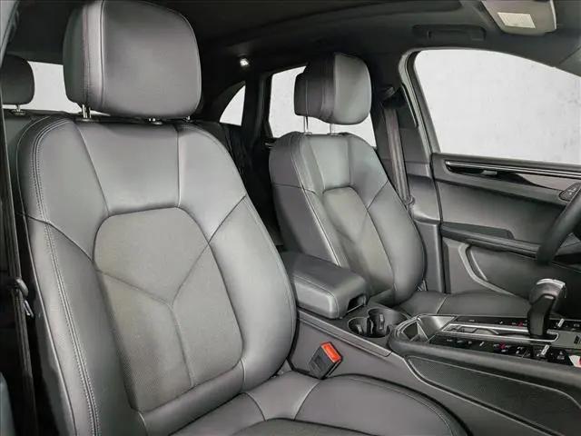 2023 Porsche Macan Macan