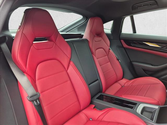 2026 Porsche Panamera 4