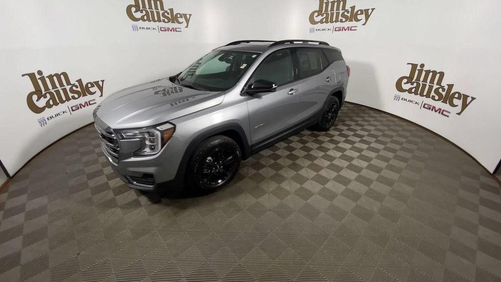 View vehicle photo 4