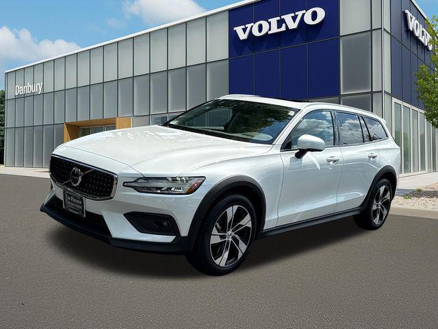 2025 Volvo V60 Cross Country Plus, B5 AWD Gas (mild hybrid) for sale in Danbury, CT