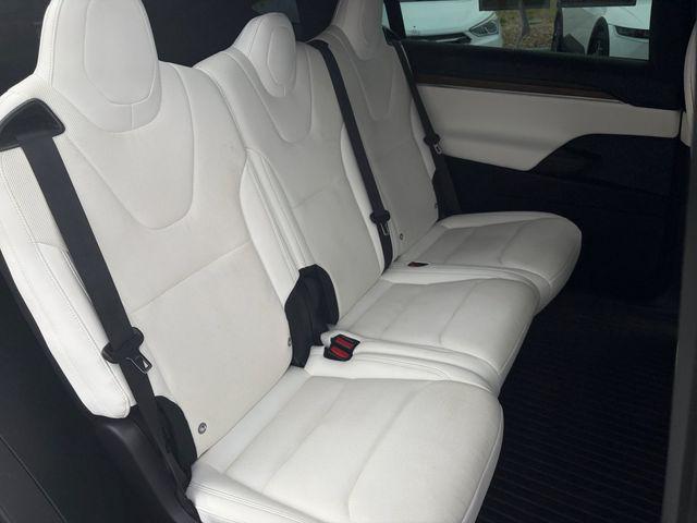 2022 Tesla Model X Base
