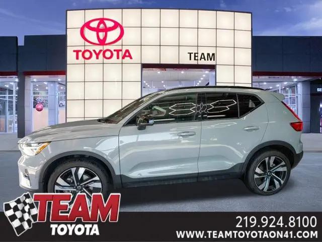 2024 Volvo XC40 B5 Plus Dark Theme for sale in Schererville, IN