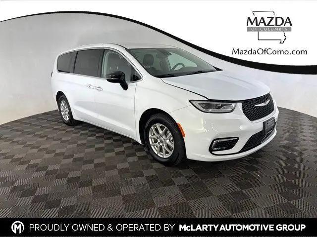 2024 Chrysler Pacifica Touring L for sale in Columbia, MO