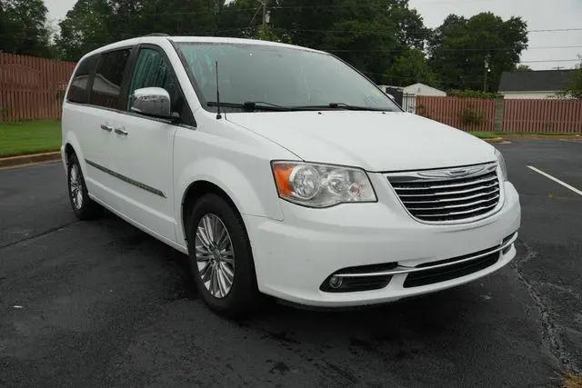 2016 Chrysler Town & Country Touring-L Anniversary Edition for sale in Spartanburg, SC