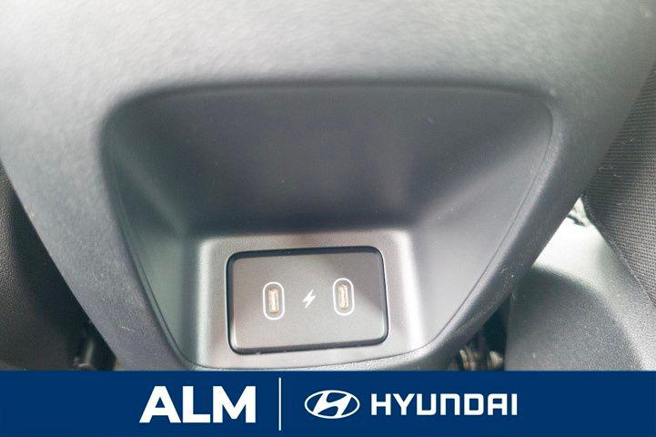 New 2026 Abyss Black HYUNDAI SE image 17