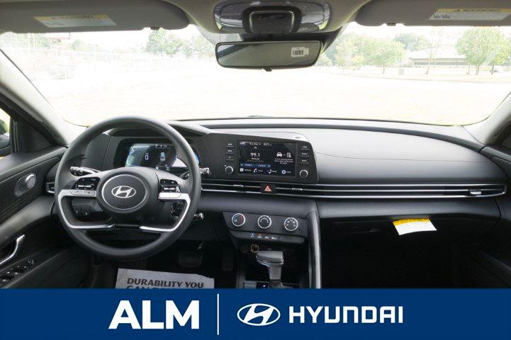 New 2026 Abyss Black HYUNDAI SE image 20