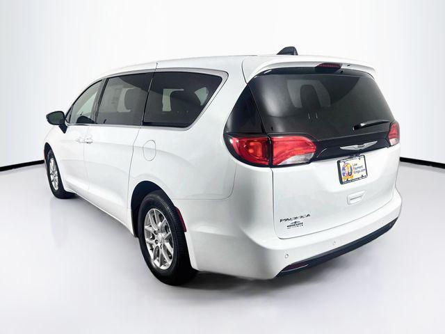 2027 Chrysler Pacifica LX