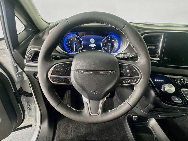 2027 Chrysler Pacifica LX